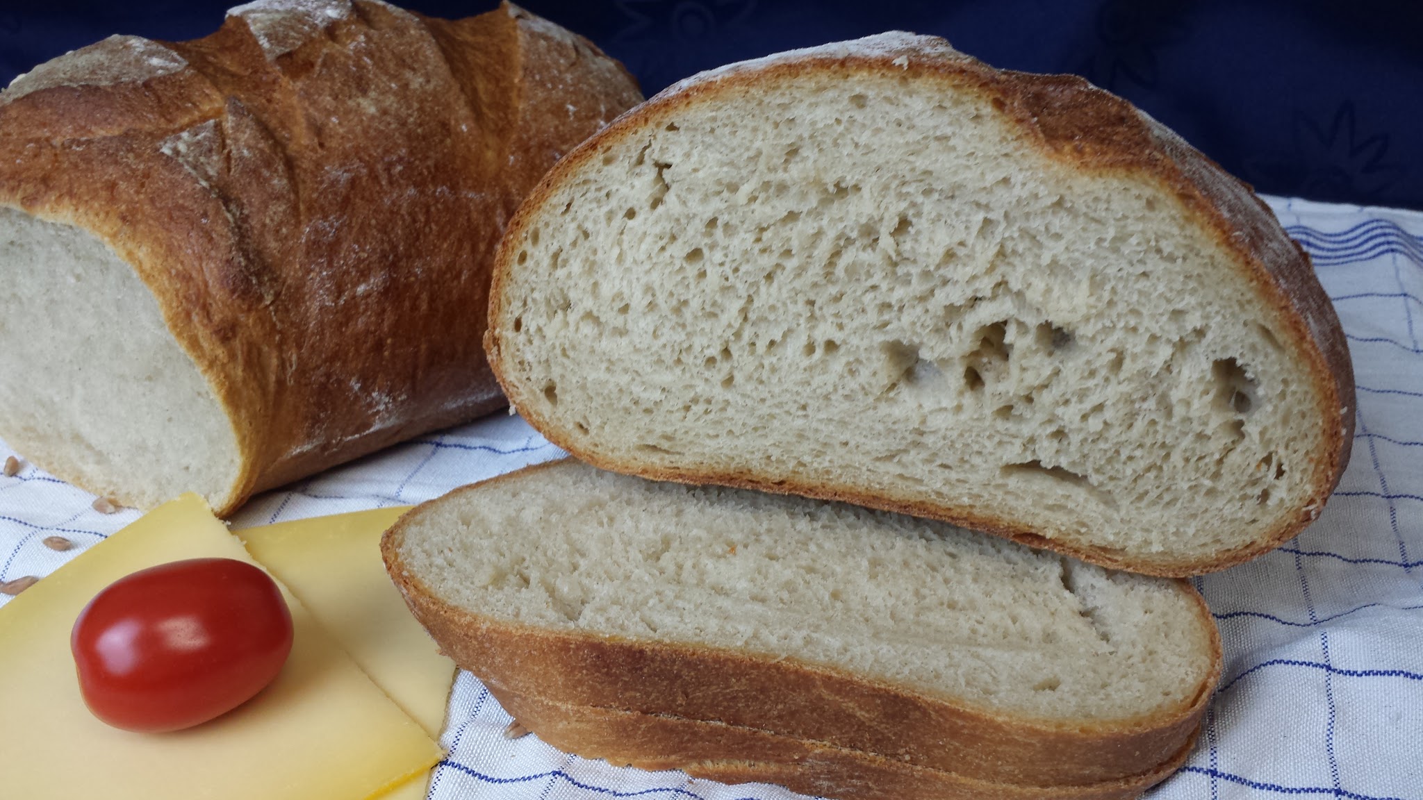 Helles Landbrot mit mildem Weizensauerteig - Martina´s KitchenChaos