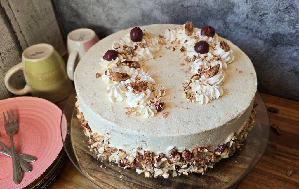 winterliche Kirschtorte mit Mascarponecreme und Zimtkirschen