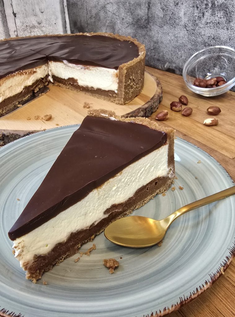no-bake cheesecake mit Spekulatiusboden und selbstgemachter Haselnuss-Praliné